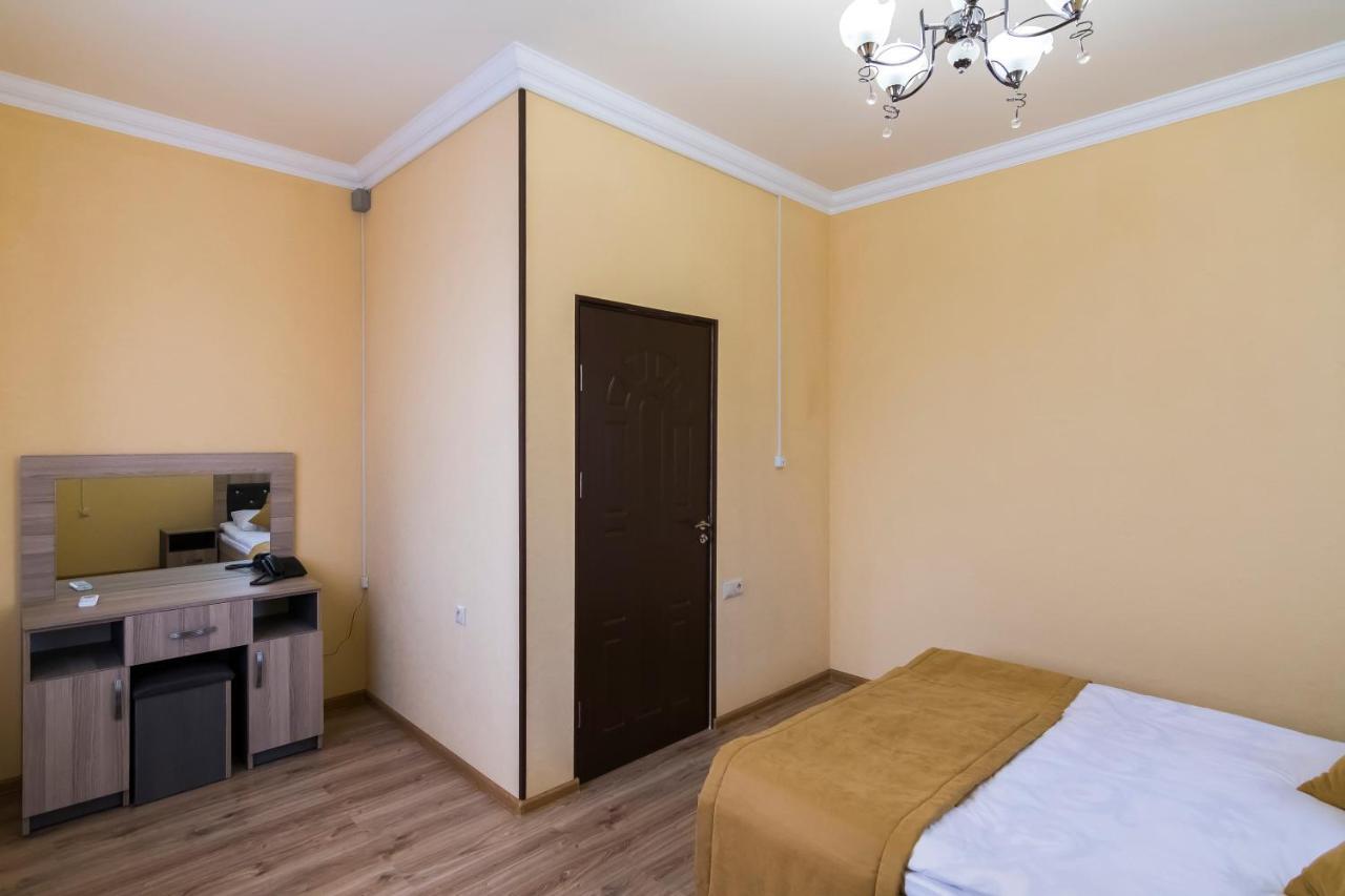 Afa Hotel & Guest House Jerevan Exteriör bild