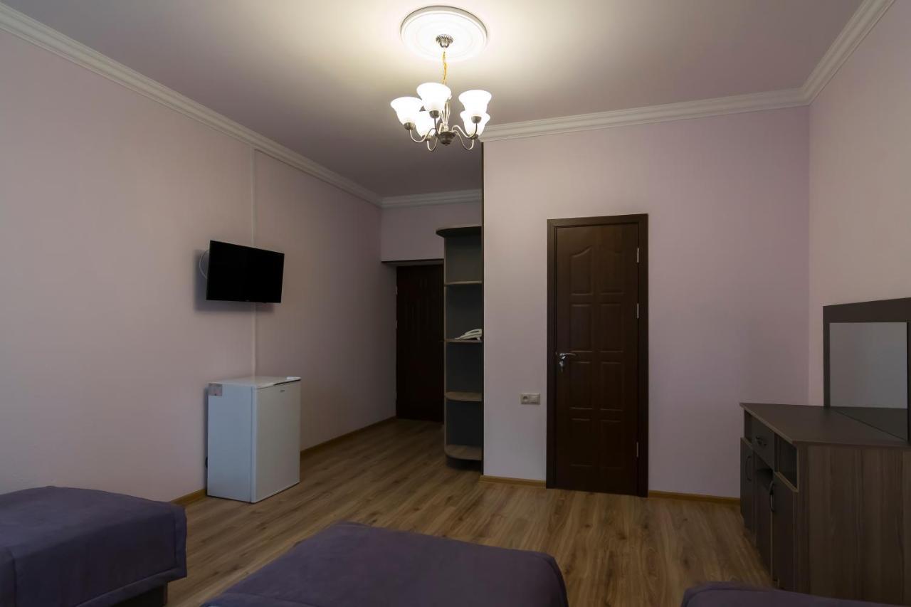 Afa Hotel & Guest House Jerevan Exteriör bild
