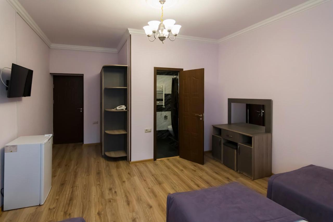 Afa Hotel & Guest House Jerevan Exteriör bild