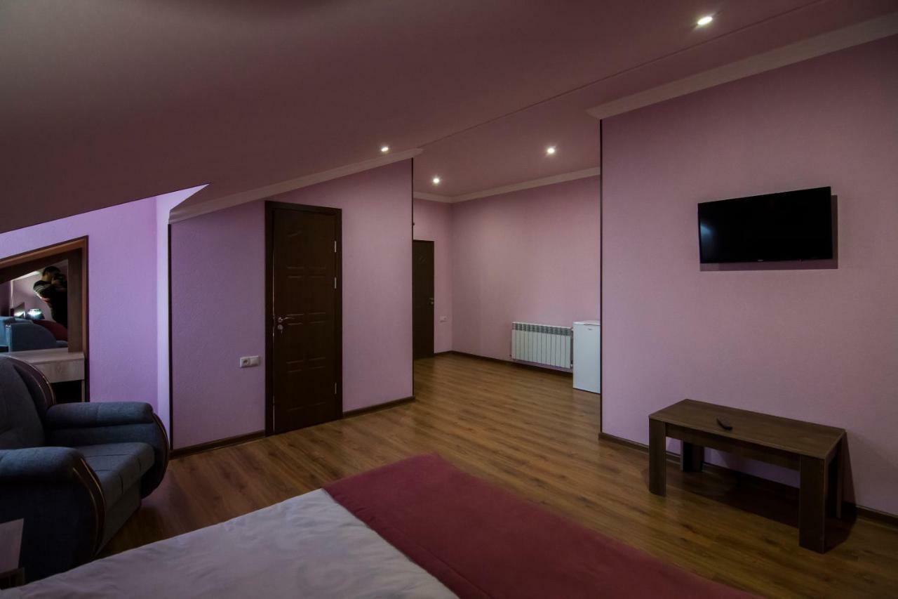 Afa Hotel & Guest House Jerevan Exteriör bild